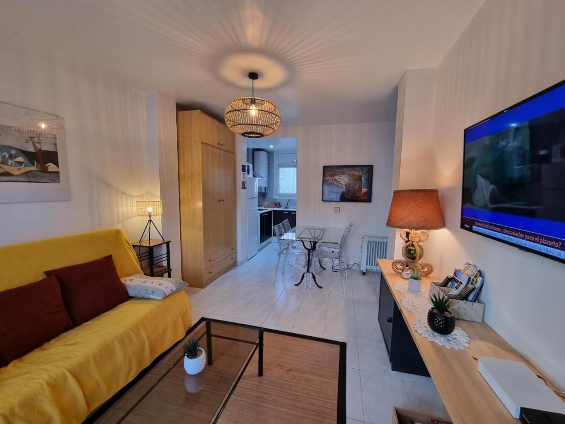 Lovely One Bedroom With Balcony Roses Luaran gambar